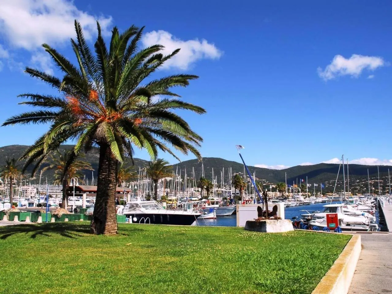 Διαμέρισμα F3, 4 Pers-Centre Ville-Standing - Cavalaire-Sur-Mer